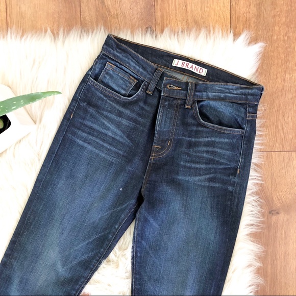 J Brand • Flare Jeans - Picture 2 of 4